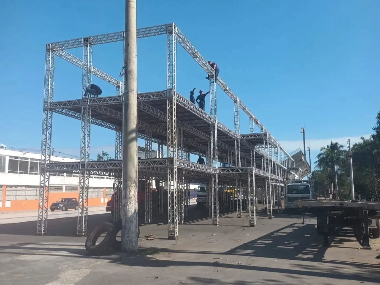 Carnaval de Vitória: estrutura começa a ser montada no Sambão do Povo