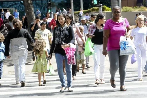 Mulheres recebem 74,5% do rendimento dos homens, segundo Pnad