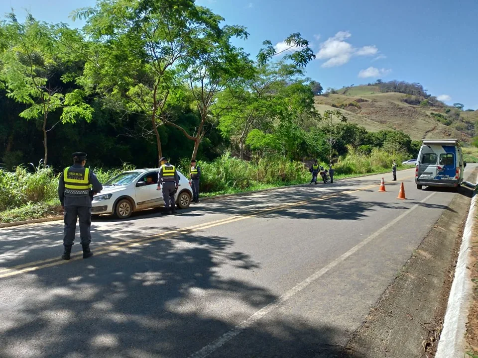 Polícia Militar realiza quatro pontos de bloqueios na região do Caparaó