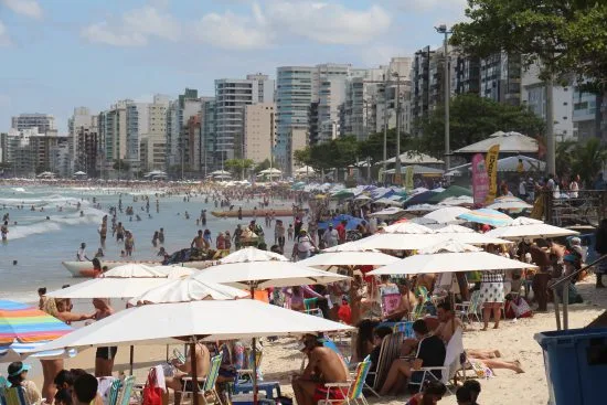 Praias próprias para banho marcam o verão de Guarapari