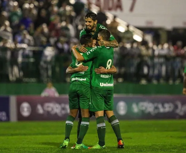 No Sul, Chapecoense e Cruzeiro decidem última vaga nas quartas da Copa do Brasil