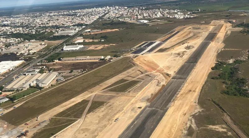 Aeroporto de Linhares: nova pista deve ser entregue com um ano de atraso