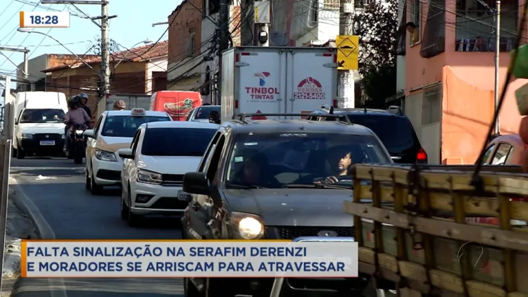 Falta de sinalização coloca comunidade em risco