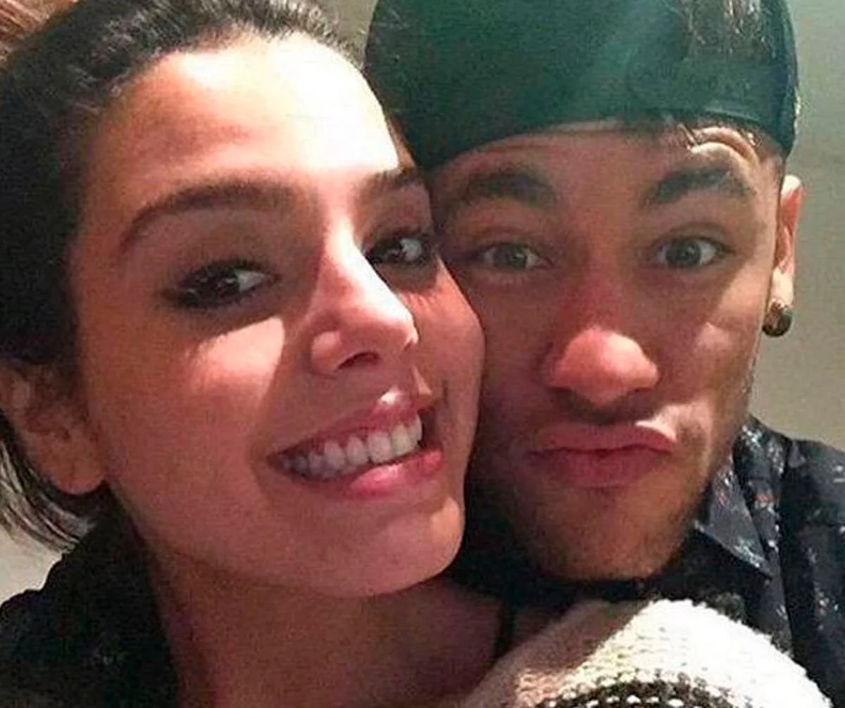 Giovanna Lancellotti desconversa sobre suposto affair com Neymar: A gente é amigo