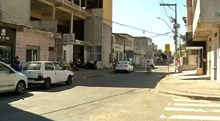 Insegurança: homens armados abordam moradores e trocam tiro com a polícia na Serra