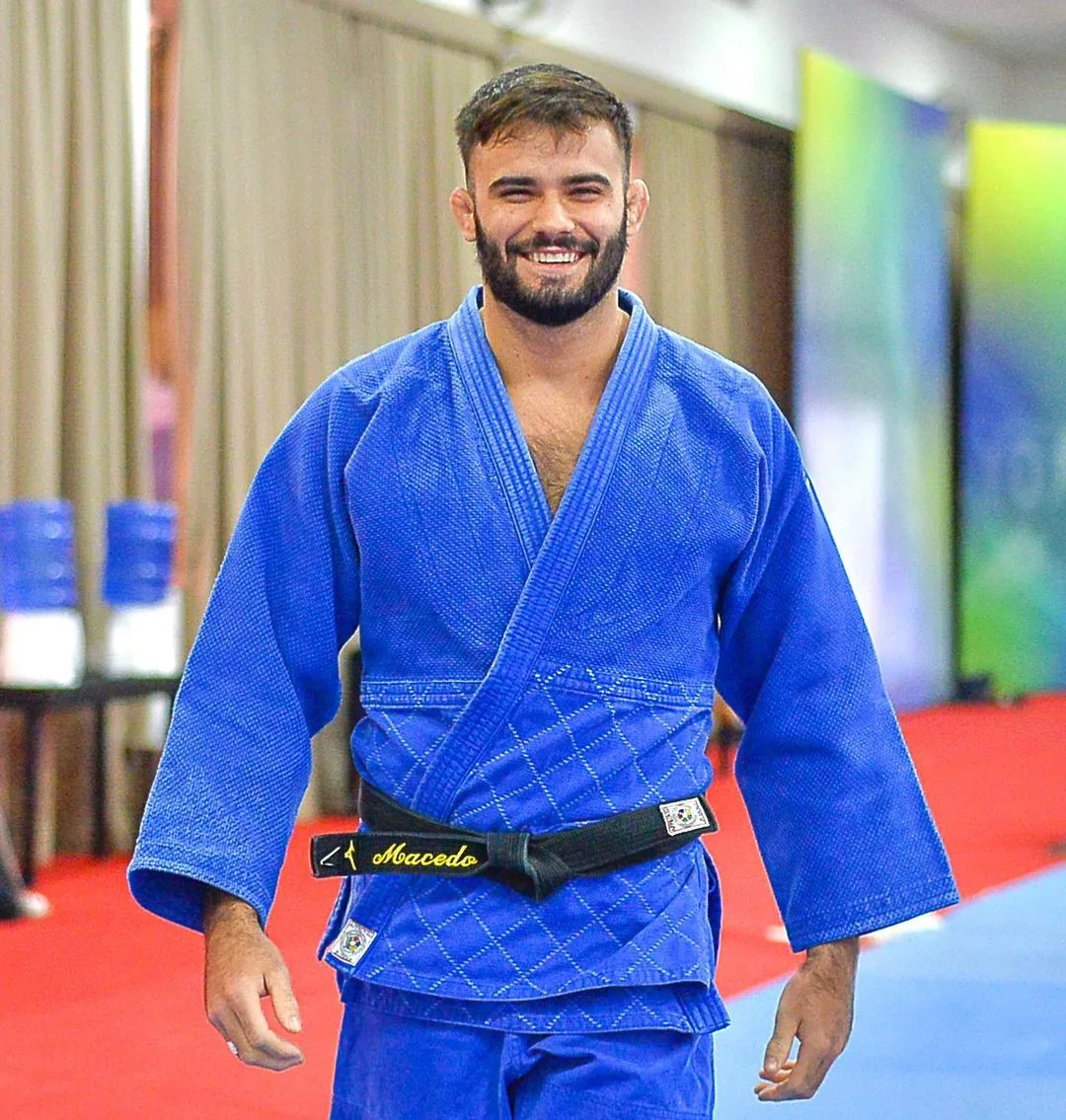 Rafael Macedo conquista prata e Mayra Aguiar é bronze no Grand Prix de judô