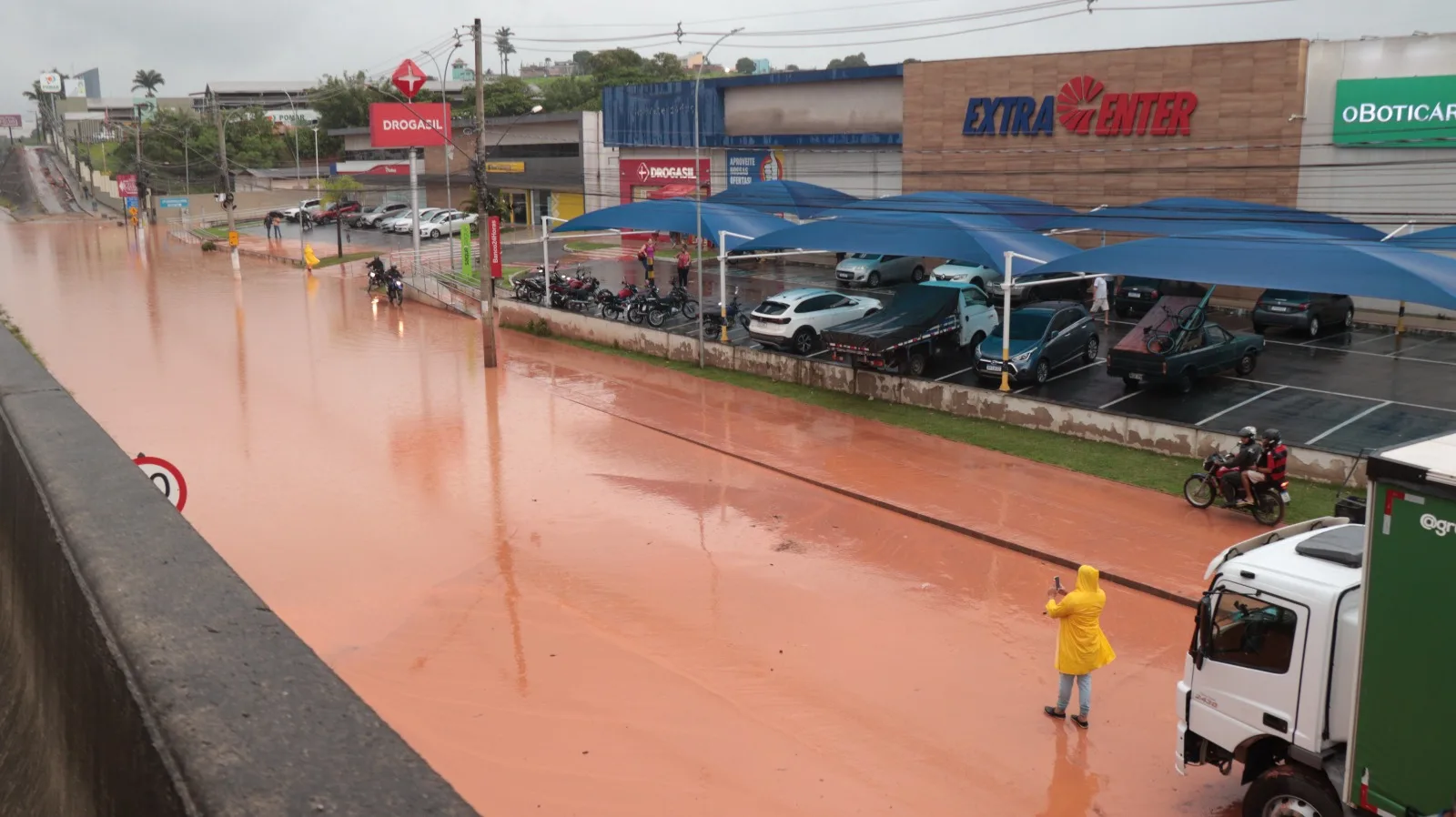 Prefeitura quer obra com túneis na BR-101 para acabar com alagamentos