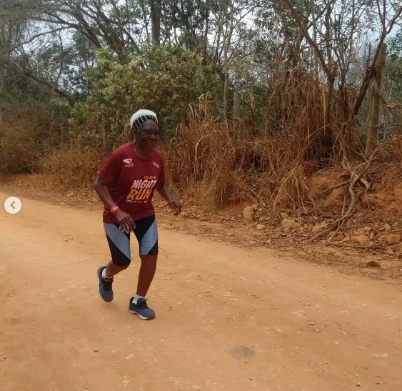 Vovó de Cachoeiro dribla depressão com abóbora, angu e corrida aos 96 anos