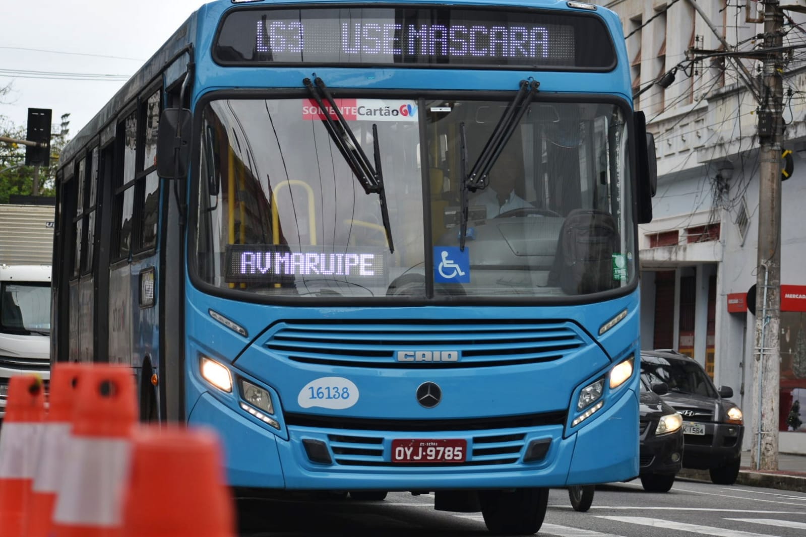 Passageira tem indenização negada após ficar presa em ônibus na Serra