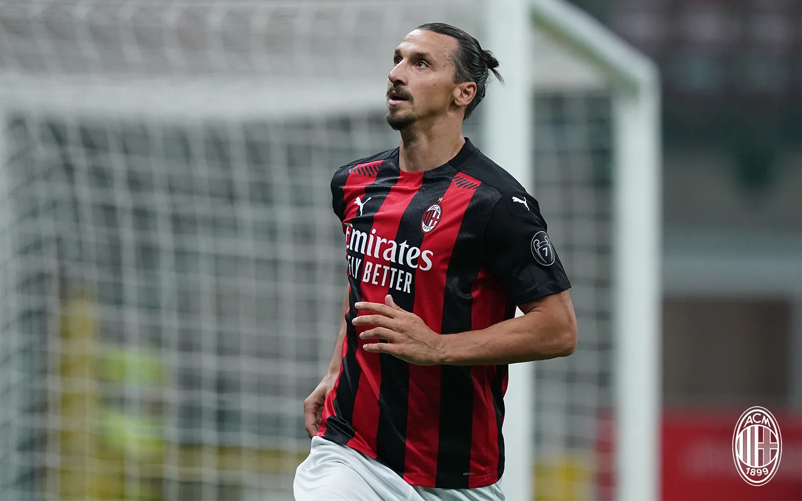 Ibrahimovic brilha, Milan supera o Cagliari e fechará primeiro turno na liderança