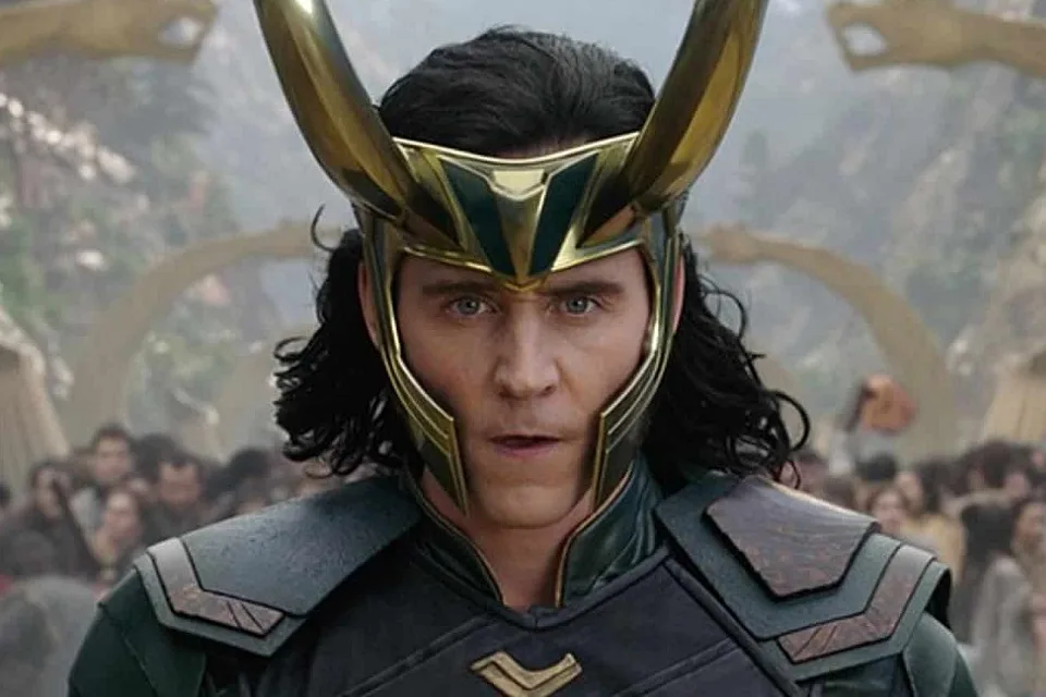 'Foi um pequeno passo', diz Tom Hiddleston sobre Loki se assumir bissexual