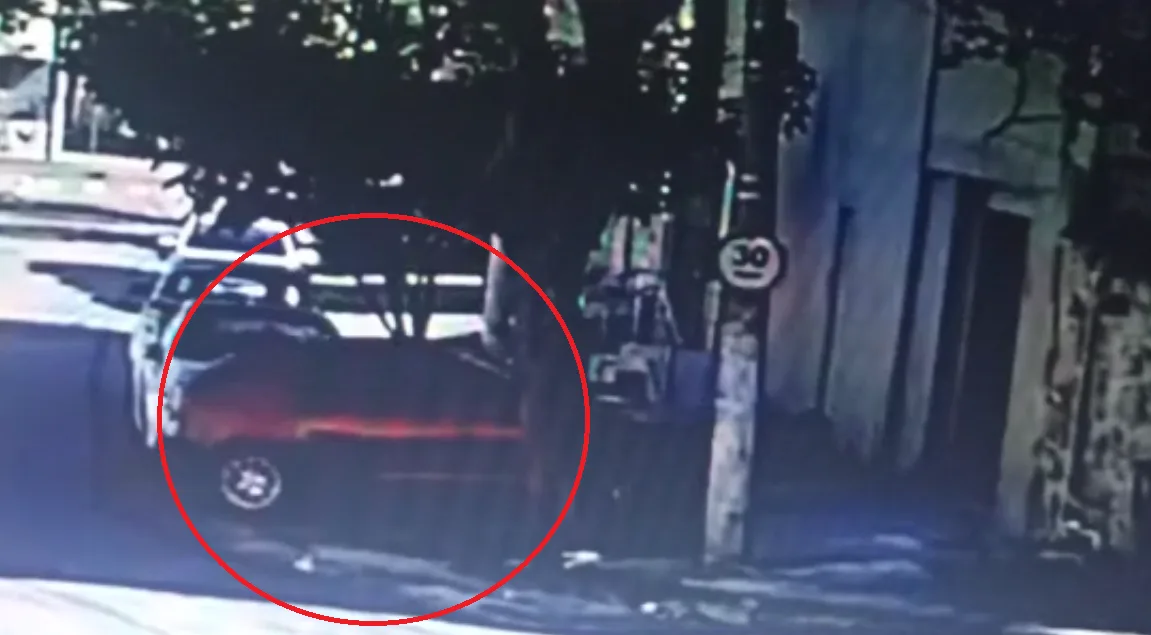 VÍDEO | Carro é roubado em oficina no bairro Jucutuquara, em Vitória