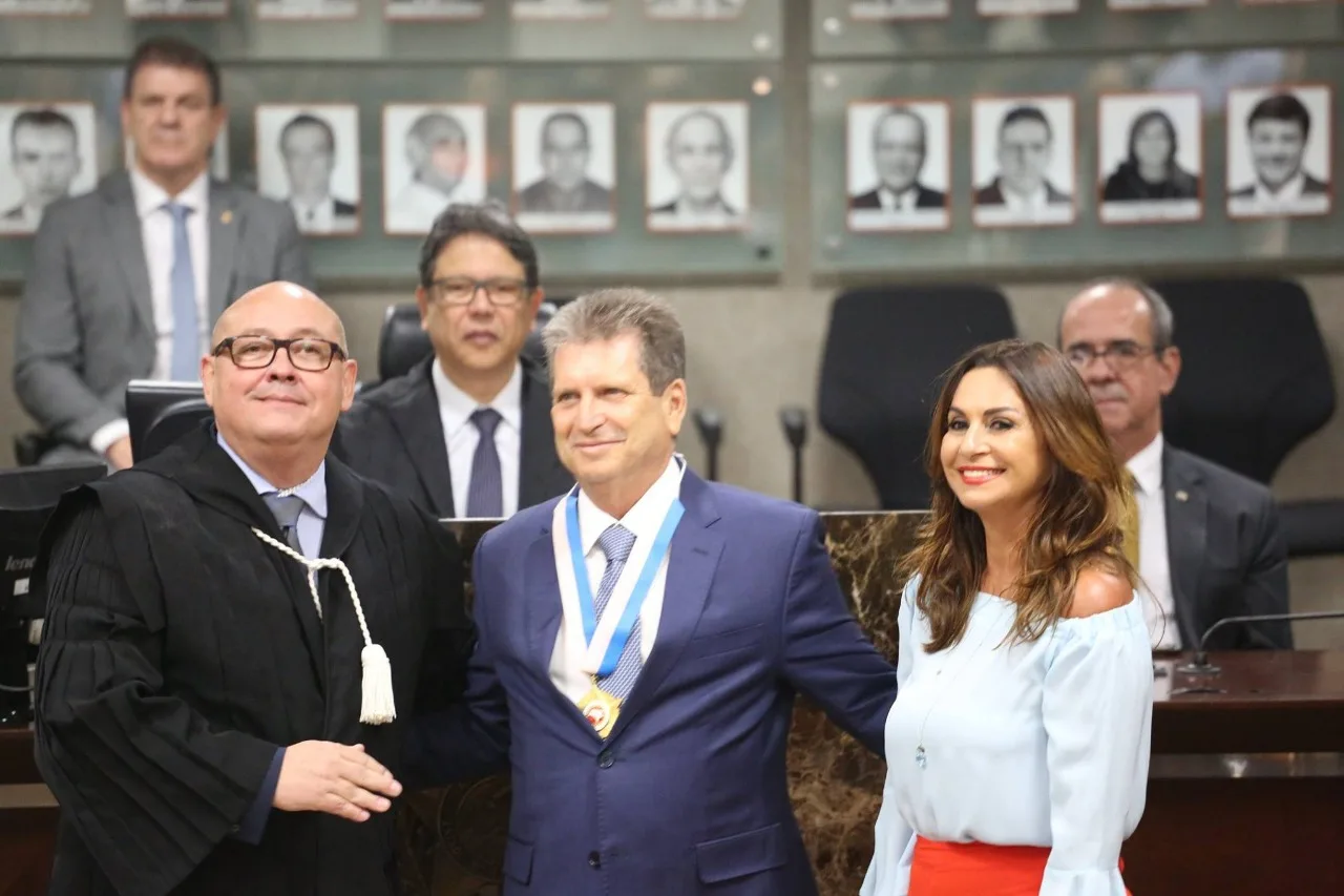 Veja as fotos da cerimônia que homenageou o diretor geral da Rede Vitória no MPES