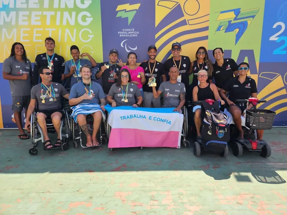 Equipe paralímpica de natação do Álvares conquista 33 medalhas