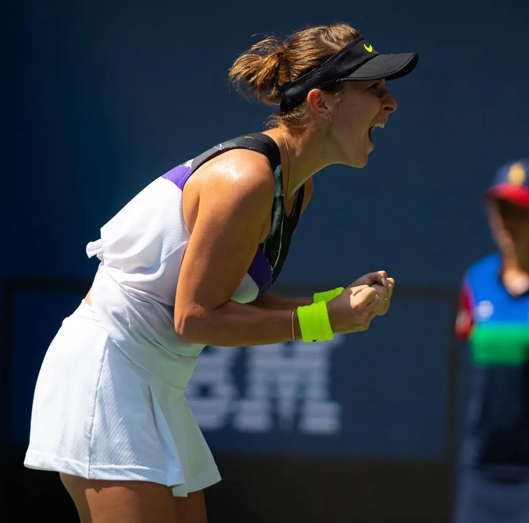 Belinda Bencic e Ostapenko conquistam títulos de torneios da WTA