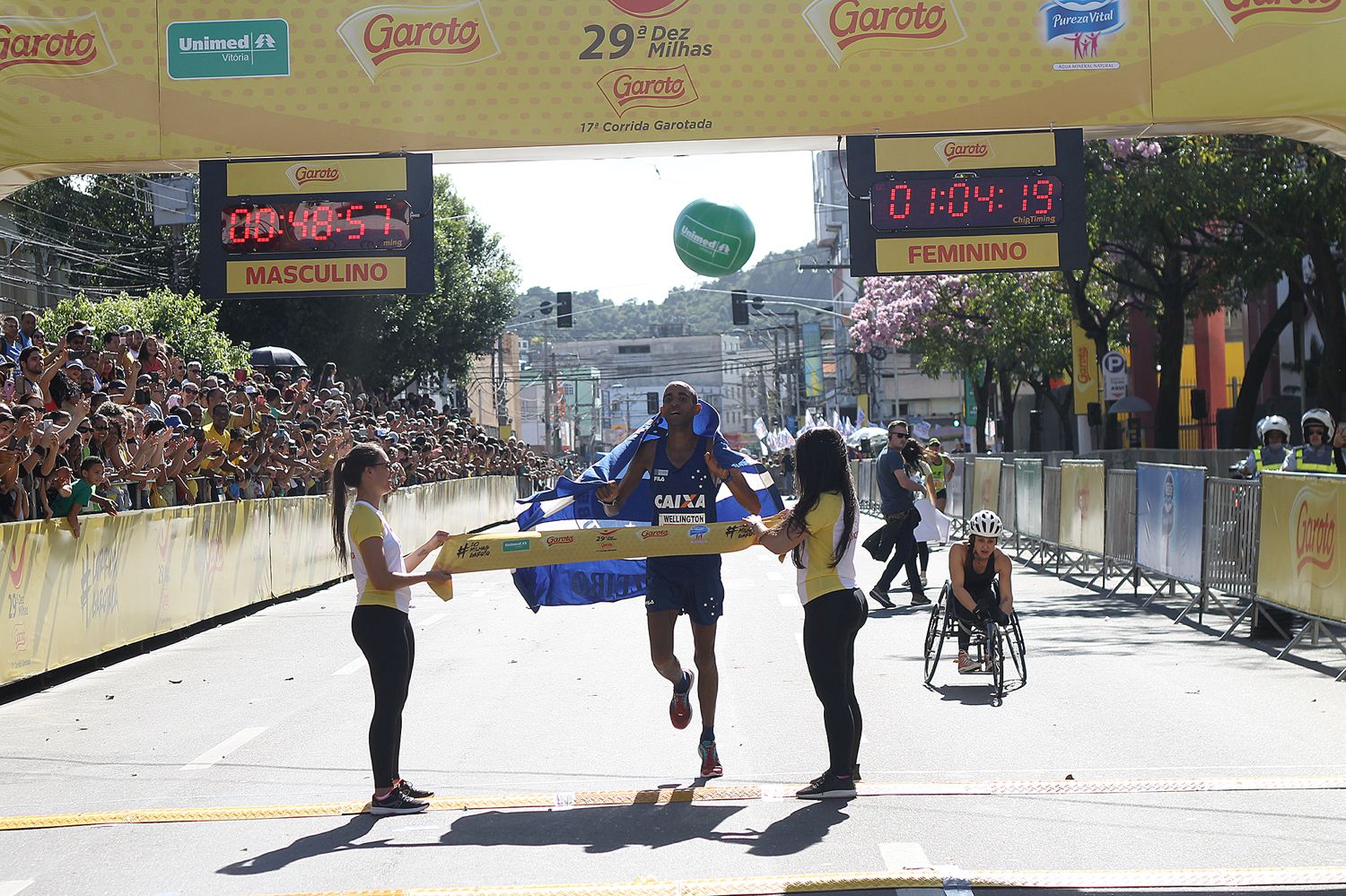 Fim da hegemonia africana! Pernambucano deixa dois quenianos para trás e vence a Dez Milhas Garoto