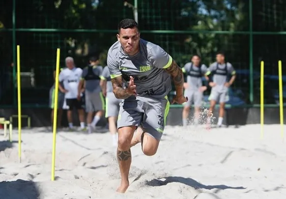 Há 11 meses fora, capixaba Ramon fica perto de reforçar Vasco na reta final do Brasileirão