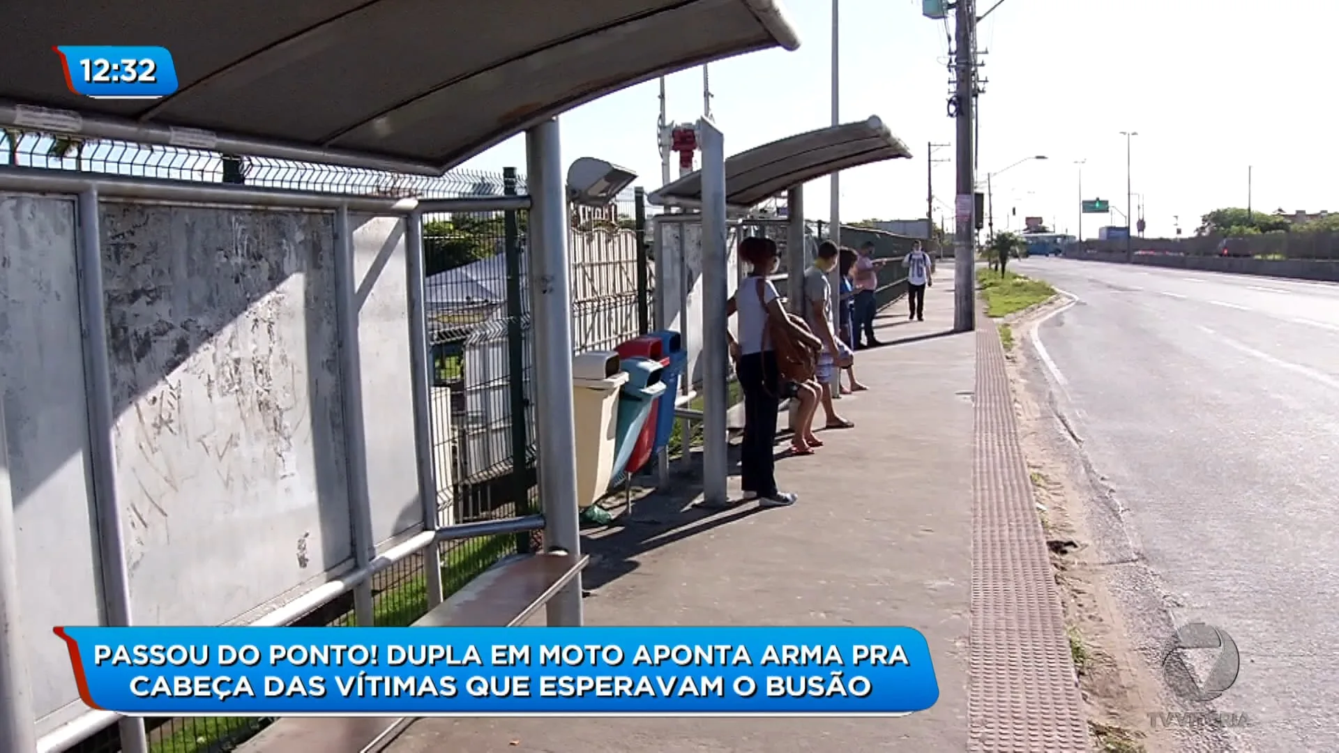 Dupla é presa por fazer arrastão em ponto de ônibus