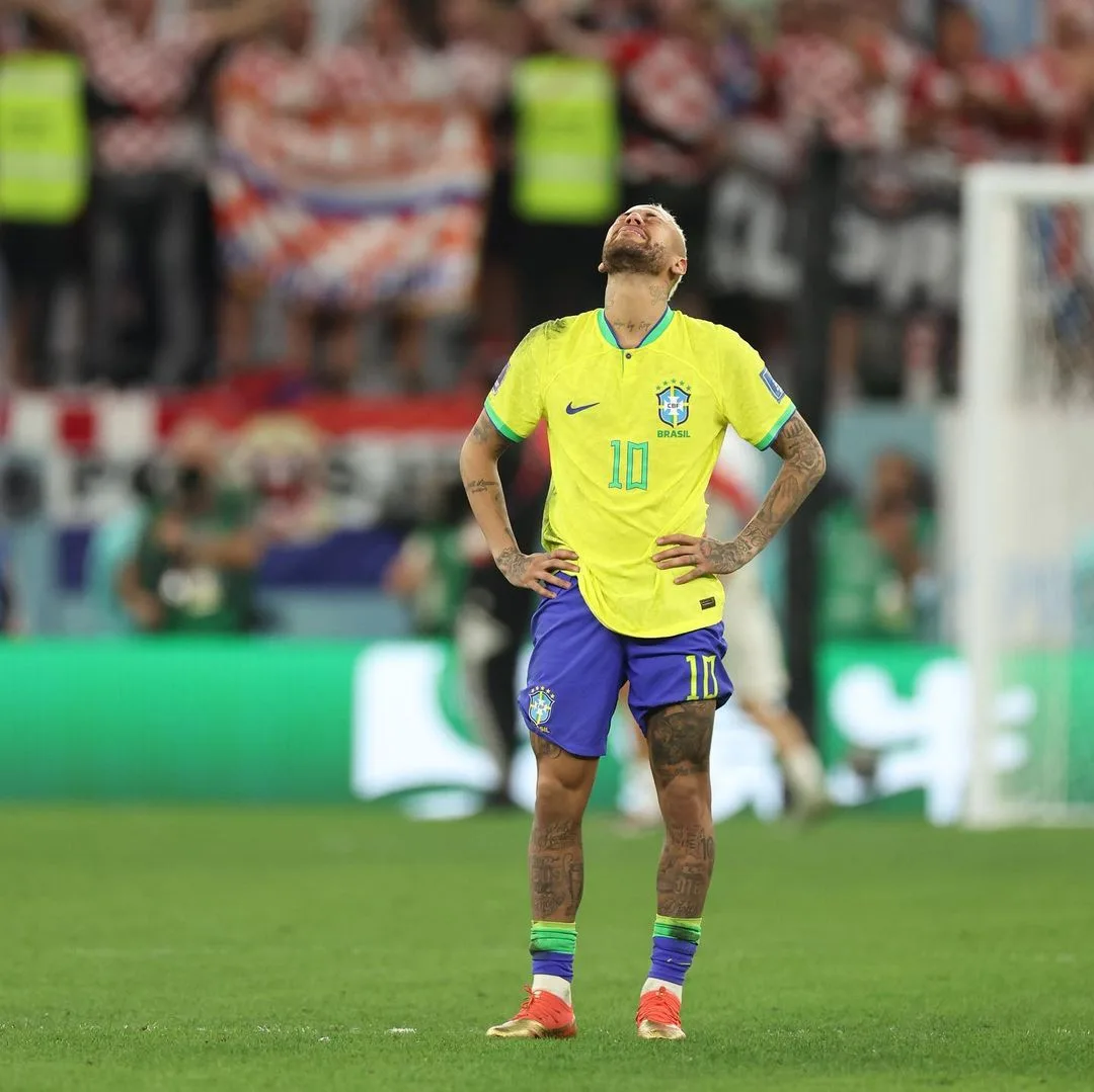 Neymar é provocado por zagueira alemã: 'Nenhuma jogadora fica no chão dois ou três minutos'