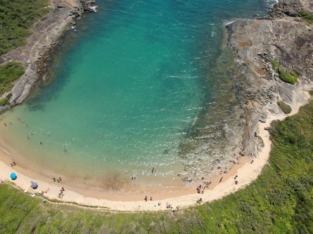 Verão está chegando! Conheça as principais praias de Guarapari