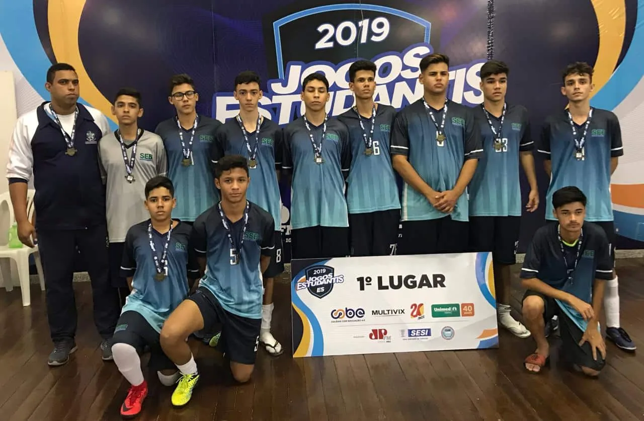 Colégio SEB é campeão na categoria juvenil no futebol society.