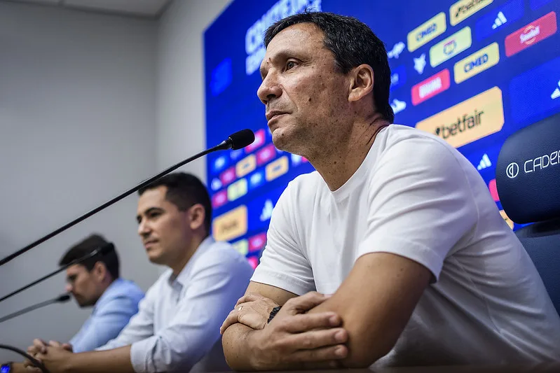 Zé Ricardo entende a desconfiança da torcida do Cruzeiro