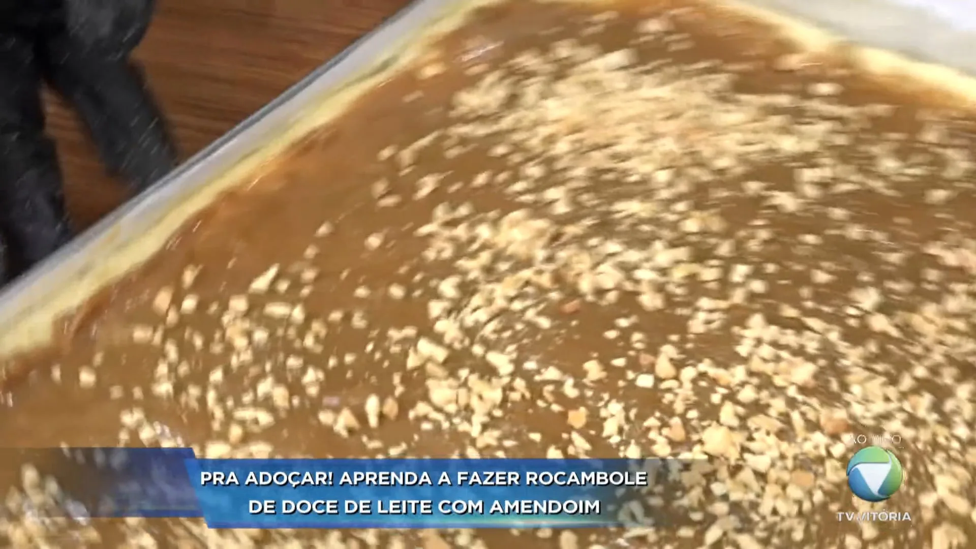 Espaço gourmet: rocambole de doce de leite com amendoim