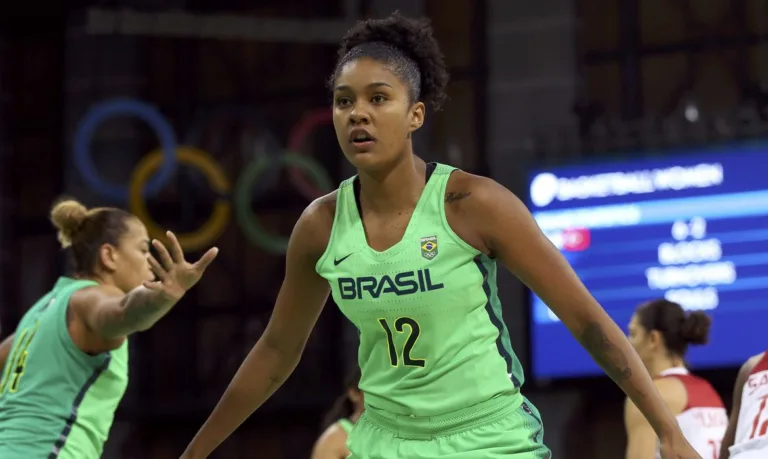 A jogadora de basquete Damiris Dantas, durante partida nas Olimpíadas do Rio 2016. A jogadora de basquete Damiris Dantas, durante partida nas Olimpíadas do Rio 2016.