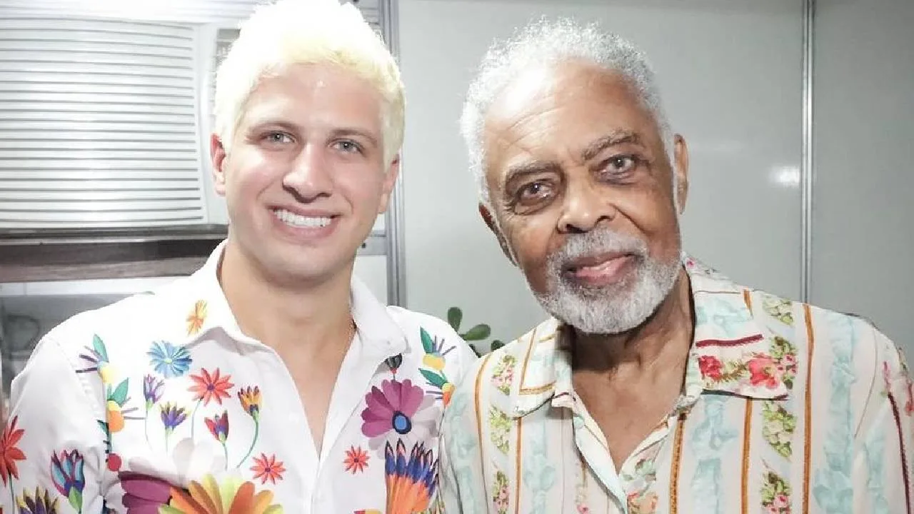 Prefeito de Recife, João Campos descolore o cabelo em 'desafio' para o carnaval 2024