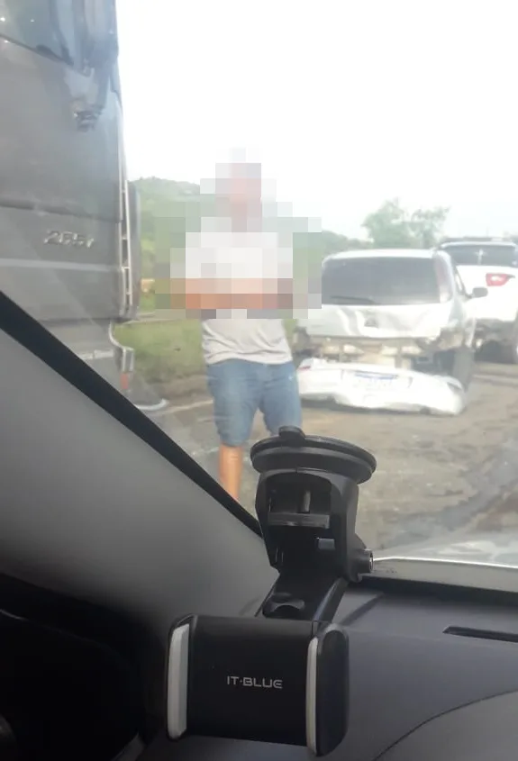 VÍDEO | Dois acidentes na Rodovia do Contorno complicam o trânsito na região