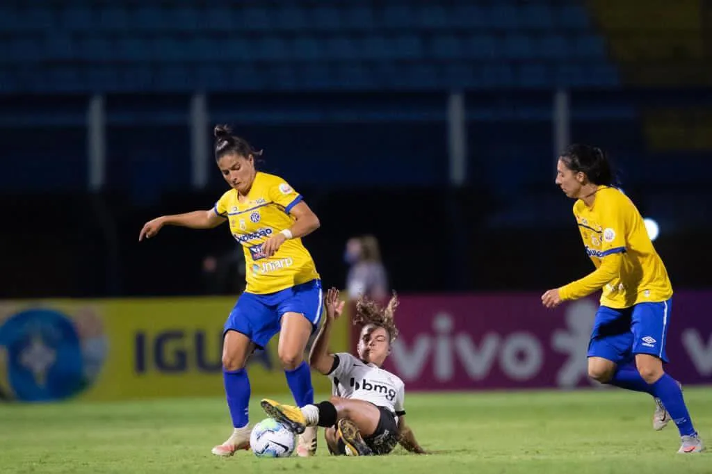 Apostas esportivas em torneios de futebol feminino crescem mais de 130% em um ano