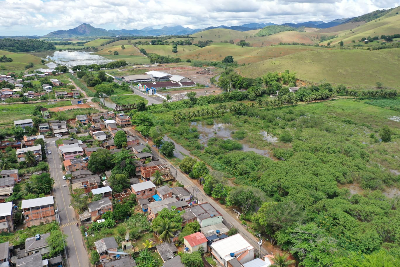 Com água mais baixa, 400 moradores de Viana voltam para suas casas após fortes chuvas