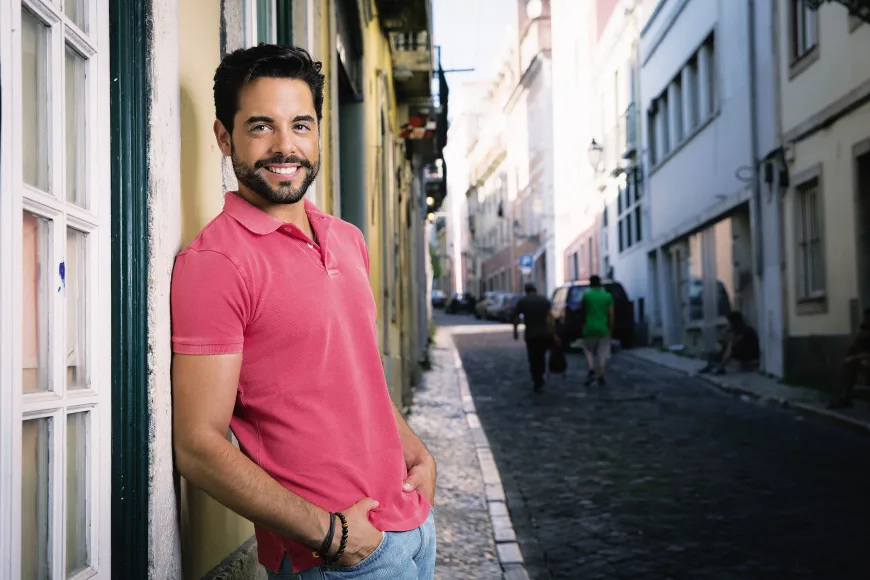 Pedro Carvalho, ator português convidado para “Escrava Mãe”, fala da oportunidade na Record