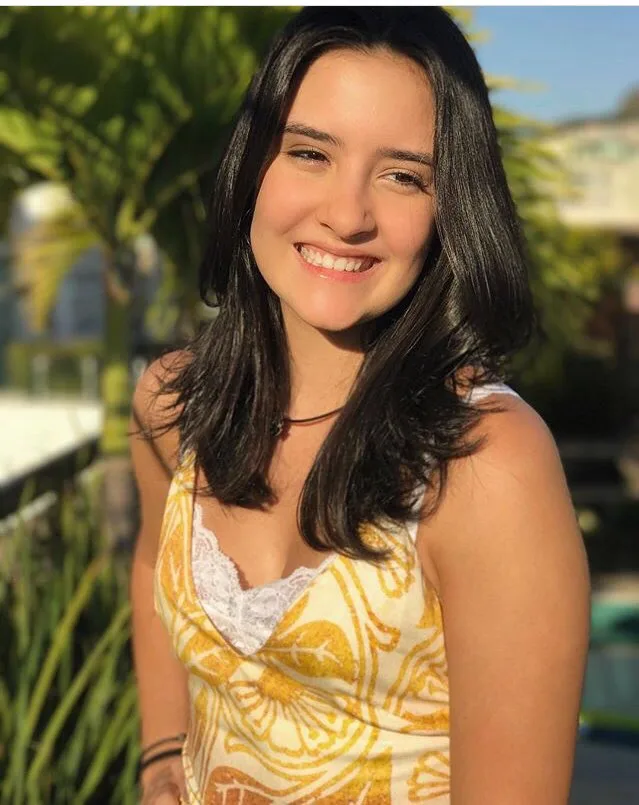 Filha de Fátima Bernardes viaja para a França para estudar e recebe despedida de família