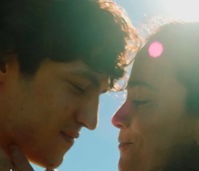 Inspirado em canção, filme 'Eduardo e Mônica' ganha prêmio Internacional