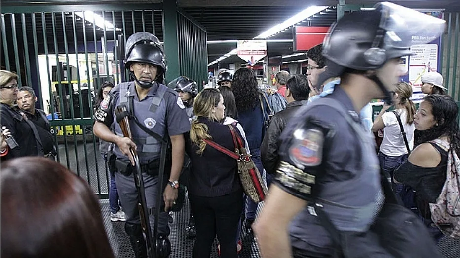 Trânsito bate novo recorde em 2º dia de greve dos metroviários de SP