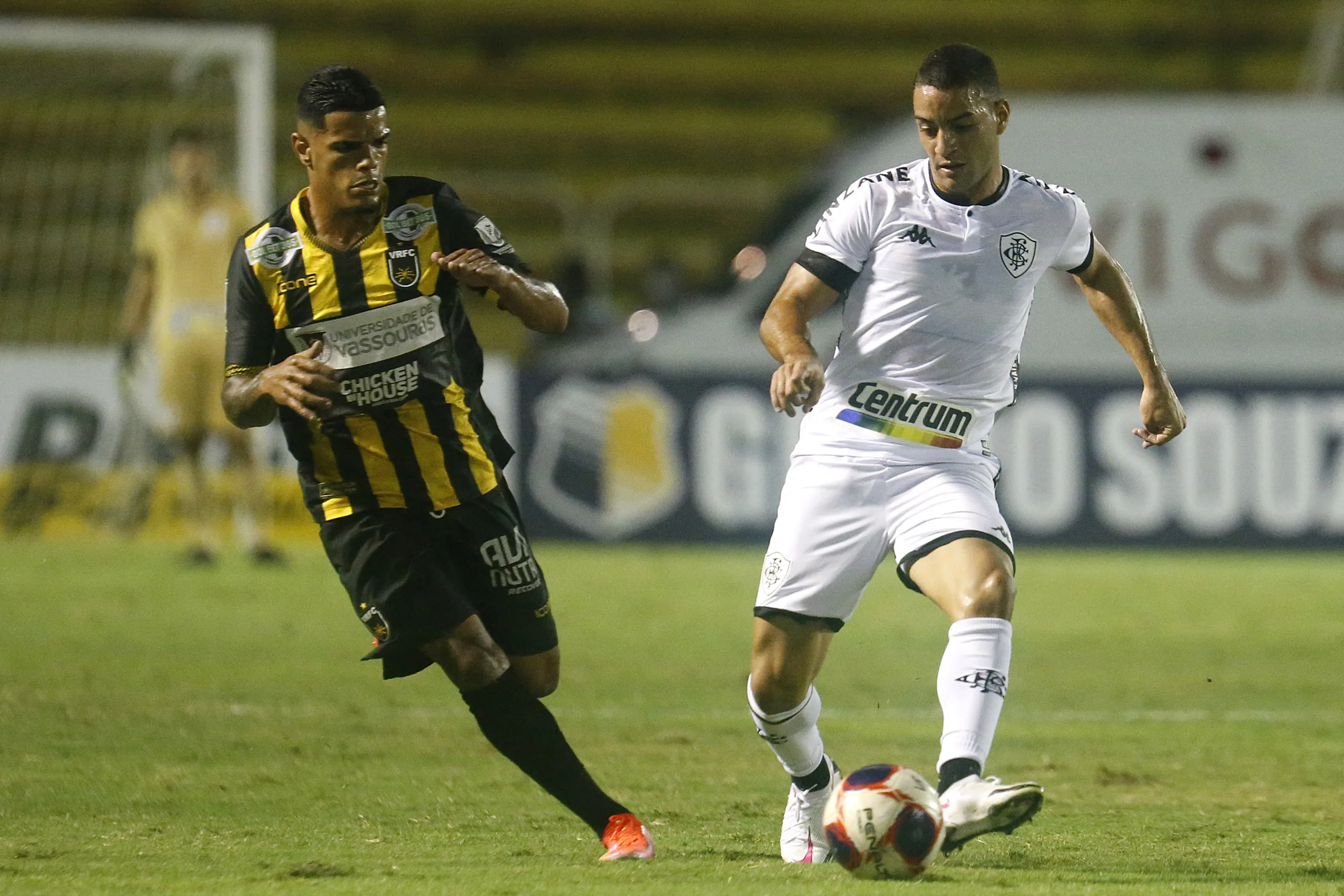 Cariocão 2021: em jogaço de quatro gols, Botafogo empata com Volta Redonda