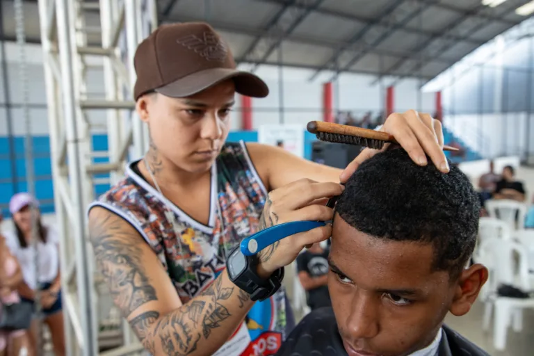 Direto do Rio de Janeiro, “Batalha dos Barbeiros” reúne talento e solidariedade em Vila Velha