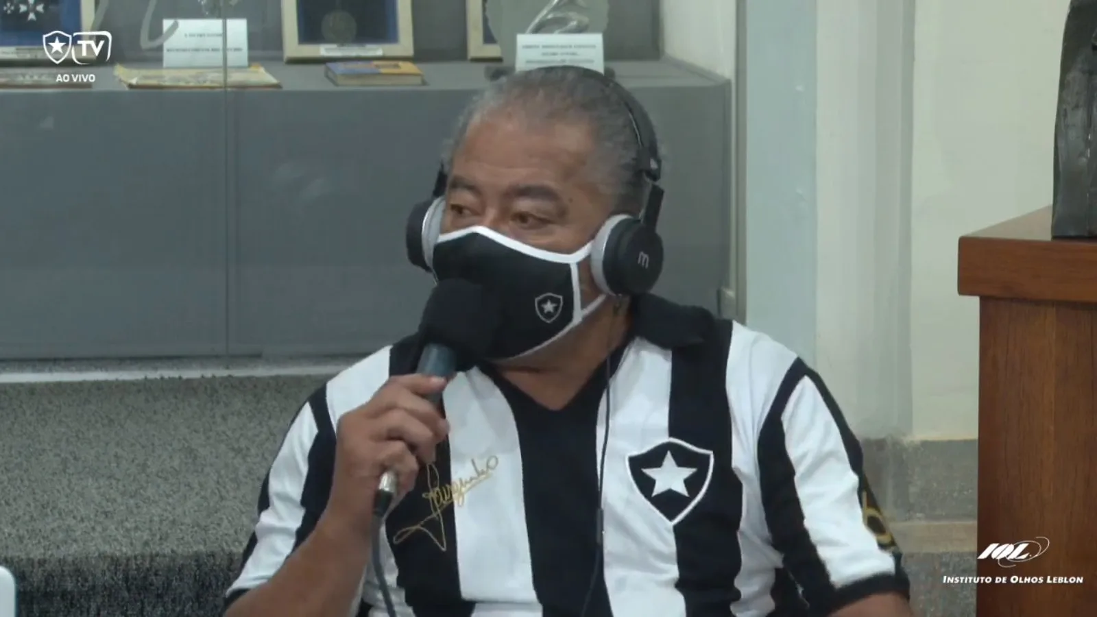 Jairzinho faz comentário machista sobre bandeirinha: 'Bota para lavar roupa'