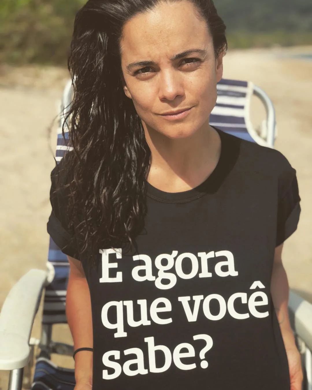 Alice Braga mantém relacionamento discreto com Bianca Comparato, confirma assessoria