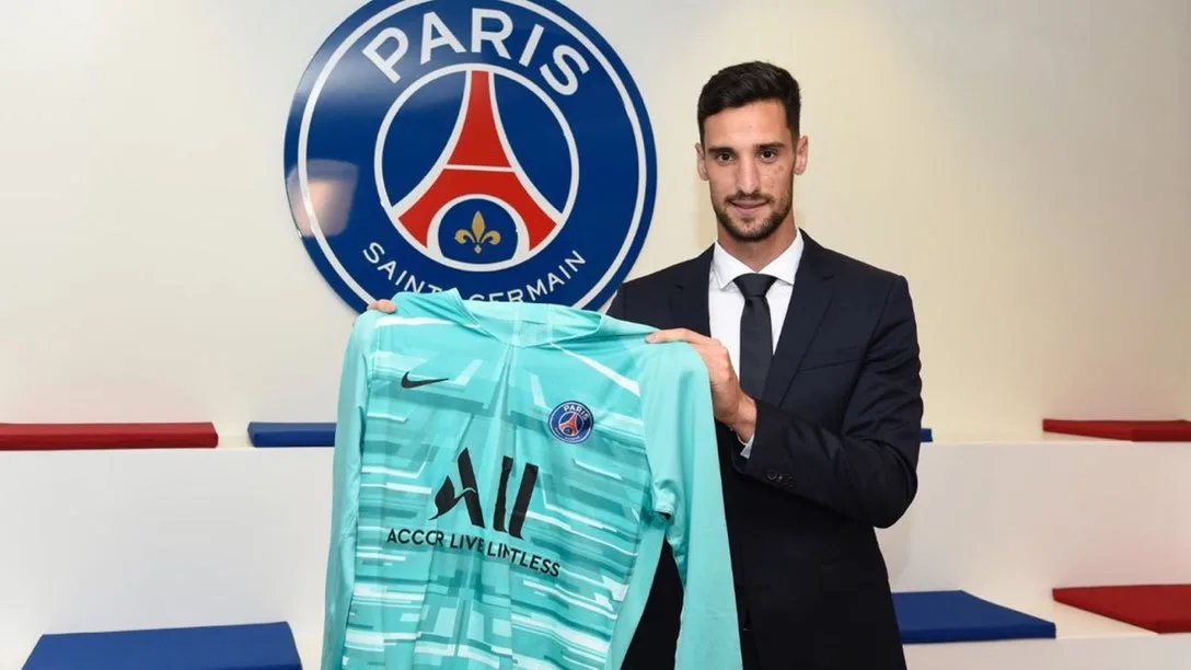 Sergio Rico, goleiro do PSG, tem estado de sedação retirado após acidente com cavalo