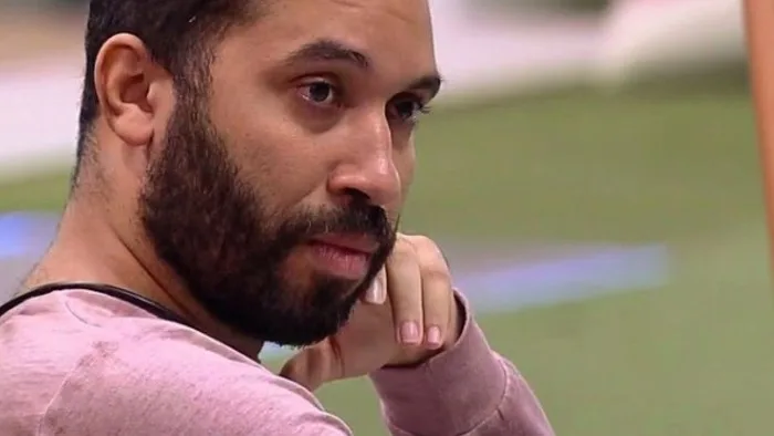 Gilberto se desculpa com Juliette após Jogo da Discórdia no BBB21: 'Eu estava no auge da minha raiva'