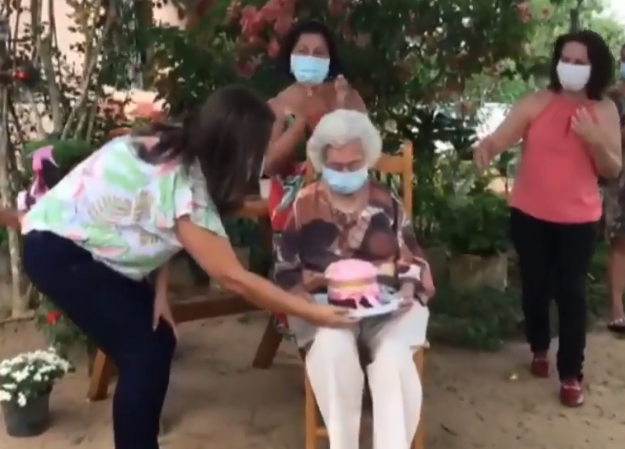 Em meio à pandemia, um momento de felicidade: idosa comemora 103 anos em Linhares