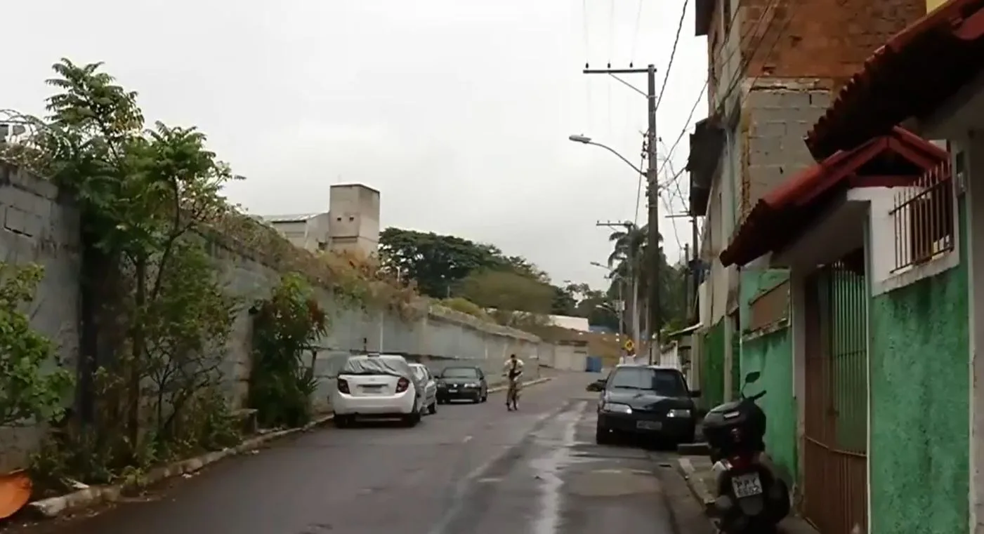 Idosa é espancada após ter casa invadida próximo ao quartel da PM em Vitória