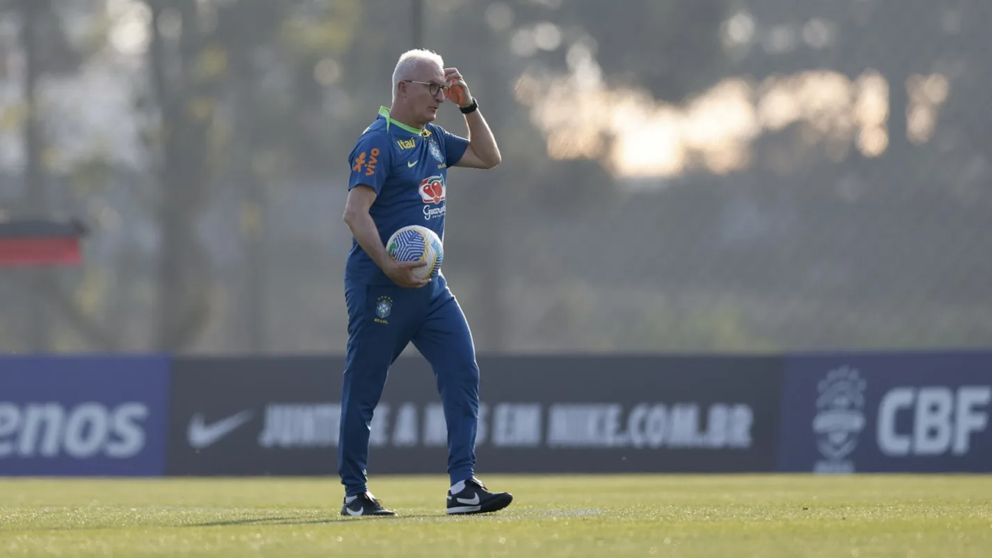 Golpista se passa por técnico da Seleção e pede dinheiro a Galvão Bueno