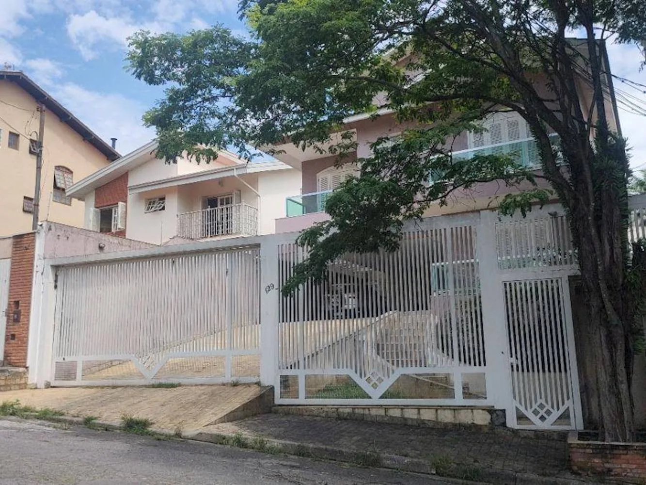 Casa em Osasco (SP) é um dos destaques do leilão. Foto divulgação.