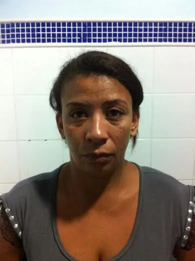 Mulher suspeita de envolvimento com tráfico de drogas é presa em Vitória