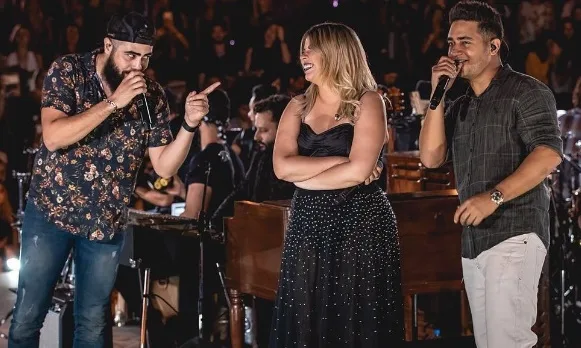 Henrique e Juliano fazem homenagem a Marília Mendonça durante show no ES