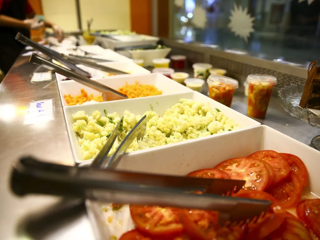 Comida servida em restaurante em Brasília.