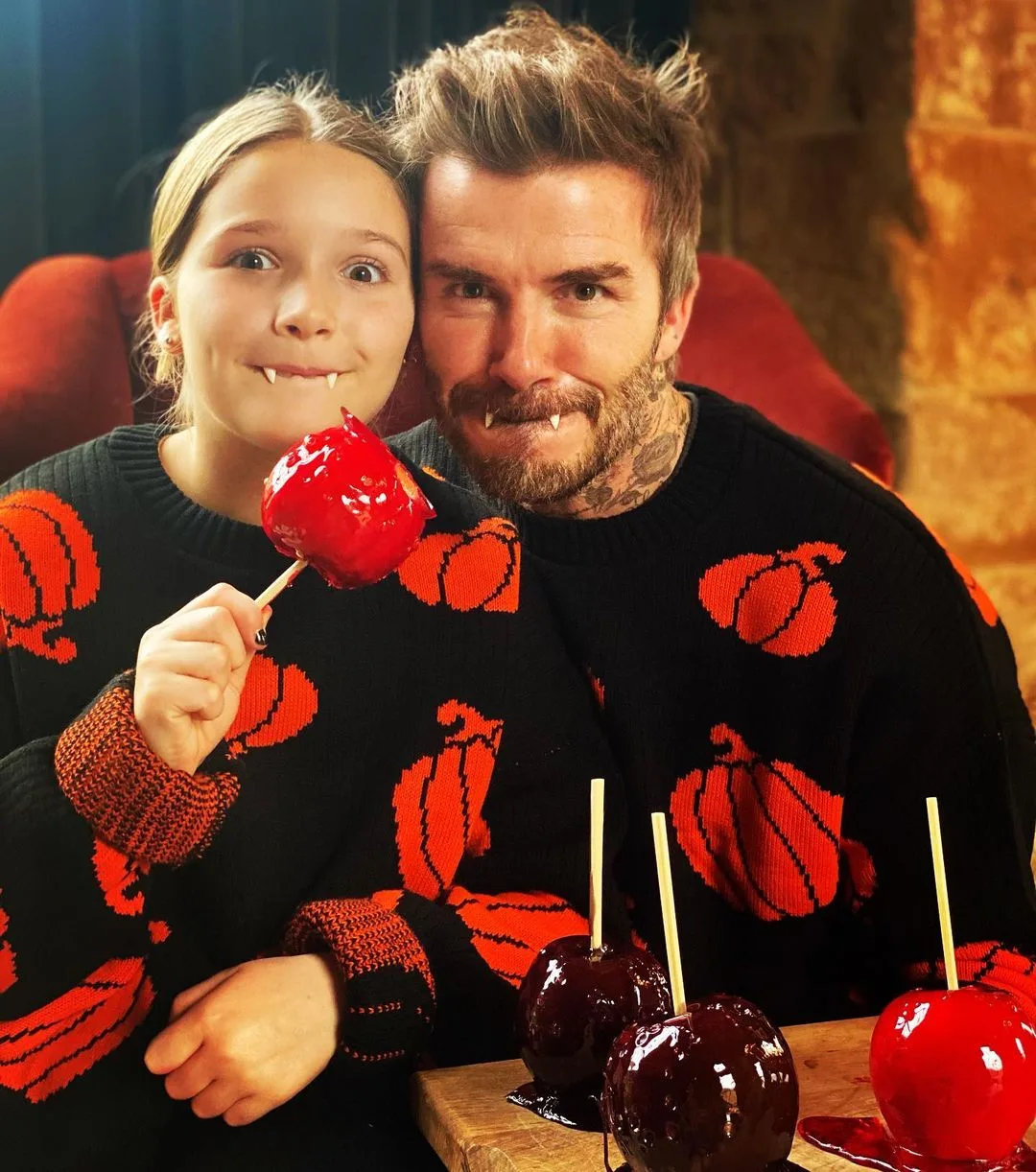 David Beckham faz biscoitos com a filha caçula e web fica encantada